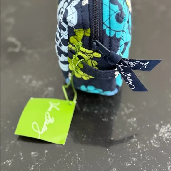 Vera Bradley “Where’s Mickey” Quilted Cosmetic Case Bag Pouch NWT - Picture 3 of 3